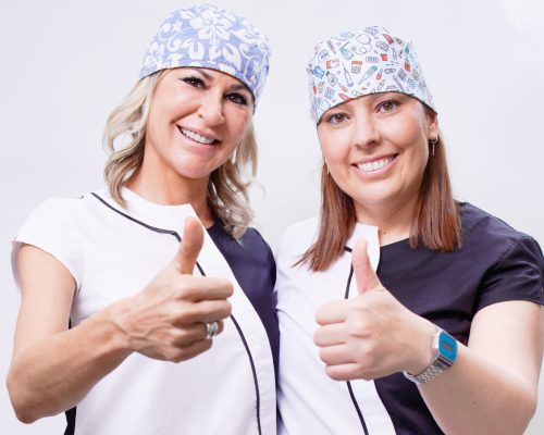 SONSO Y AÍDA CON GORRO CIRUGÍA 2